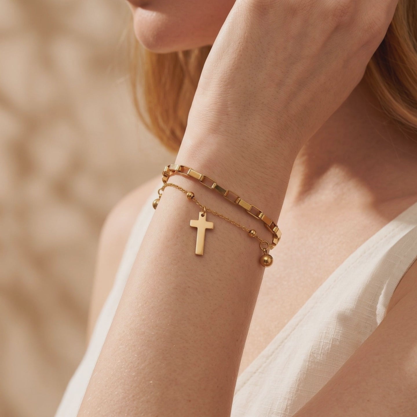 YLQ49827-bracelet lifestyle video