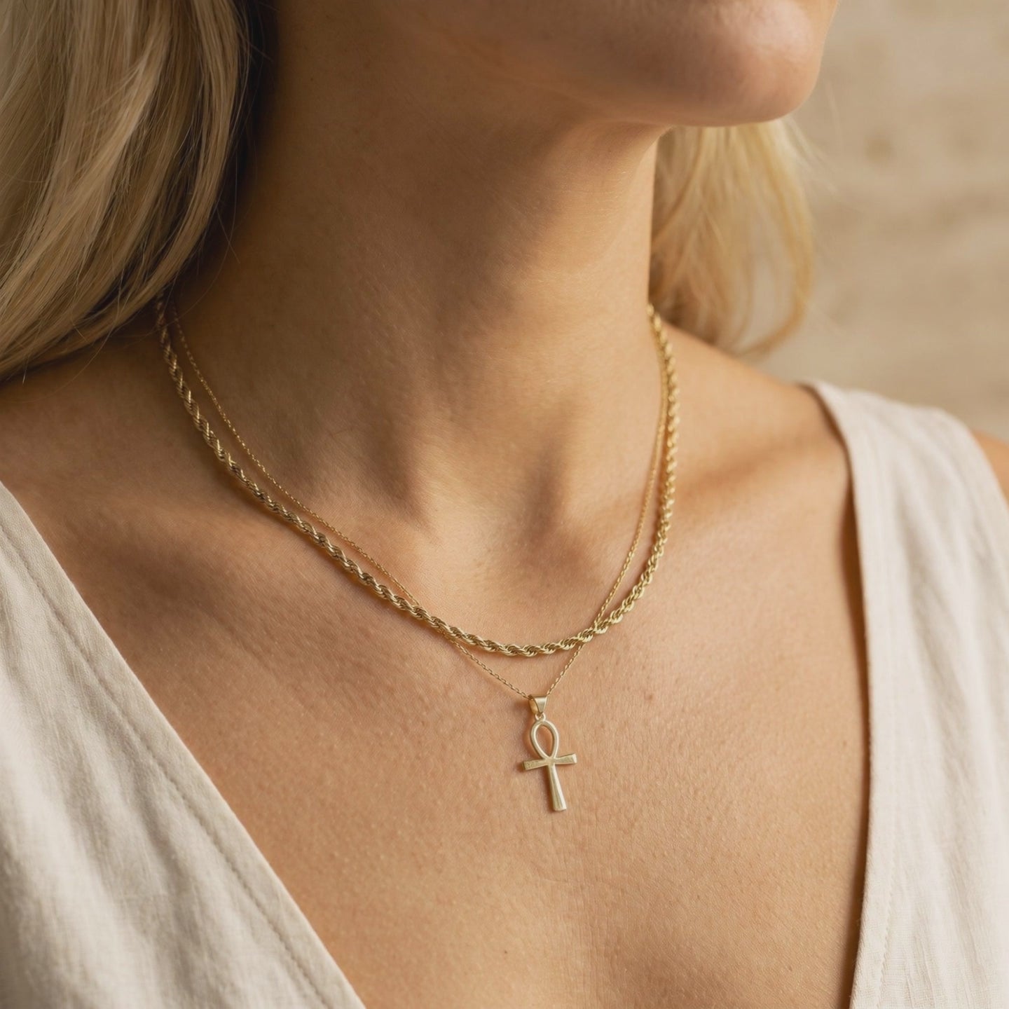 YLQ49579-cross necklace lifestyle video
