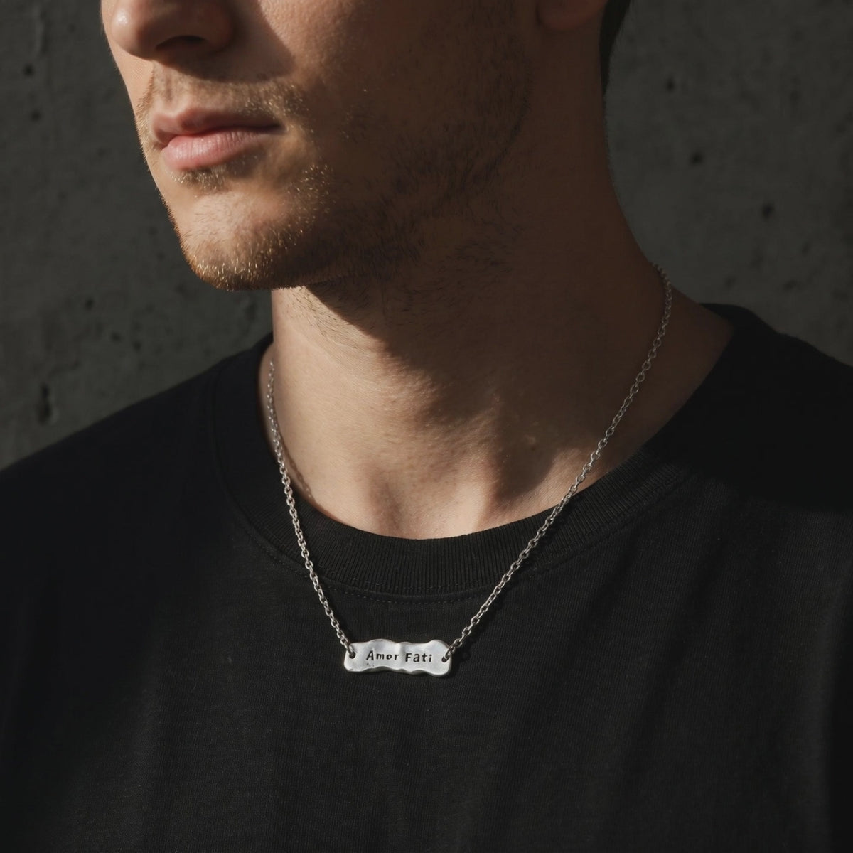 YLQ50108-Necklace lifestyle video
