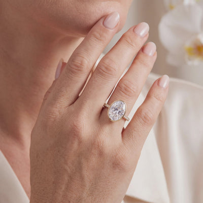 AI0009-OVA-5CT-PAVE-BEZEL lifestyle video