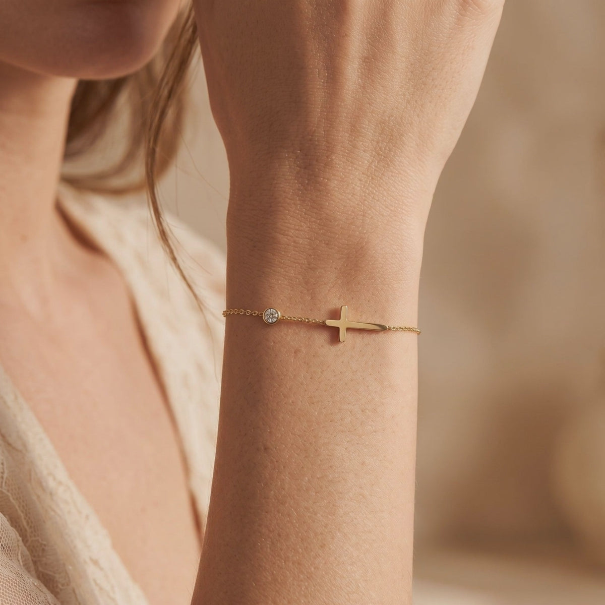 YLQ49603-bracelet lifestyle video