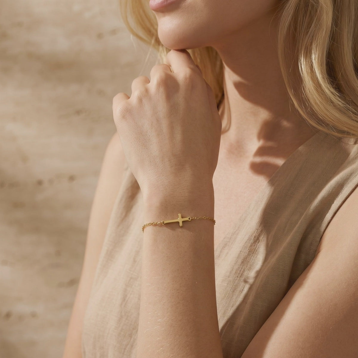 YLQ49612-bracelet lifestyle video