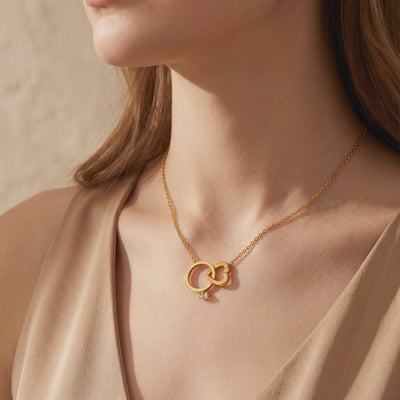 YLQ49179-NECKLACE lifestyle video