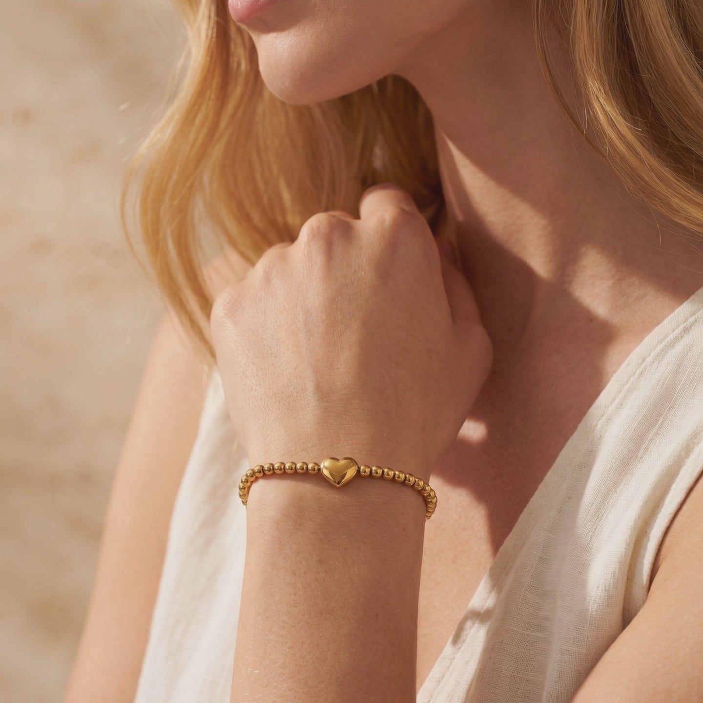 YLQ49428-bracelet lifestyle video