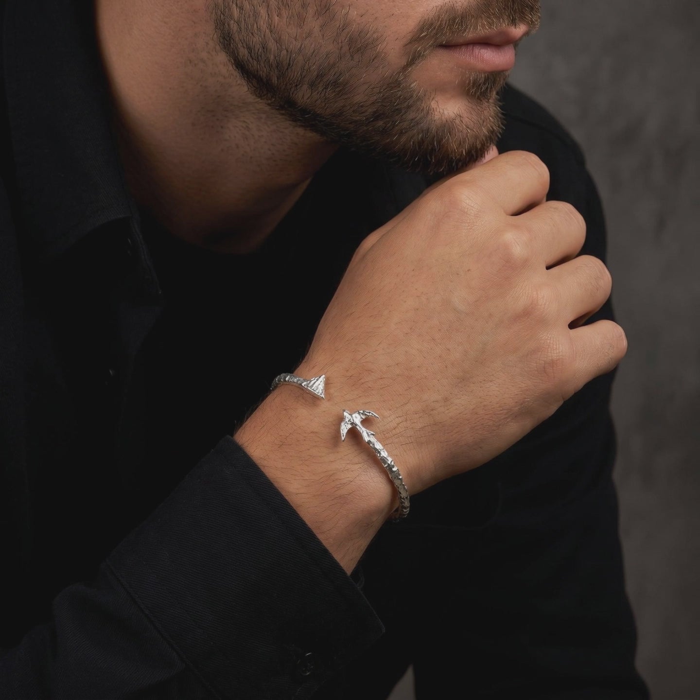 YLQ50233-bracelet lifestyle video