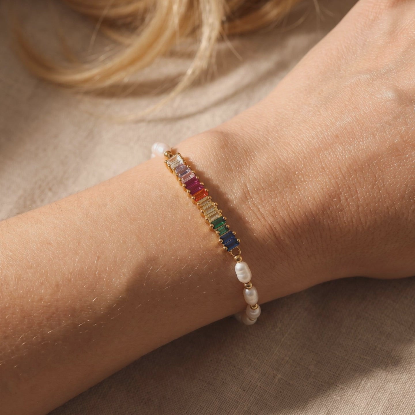 YLQ49402-bracelet lifestyle video