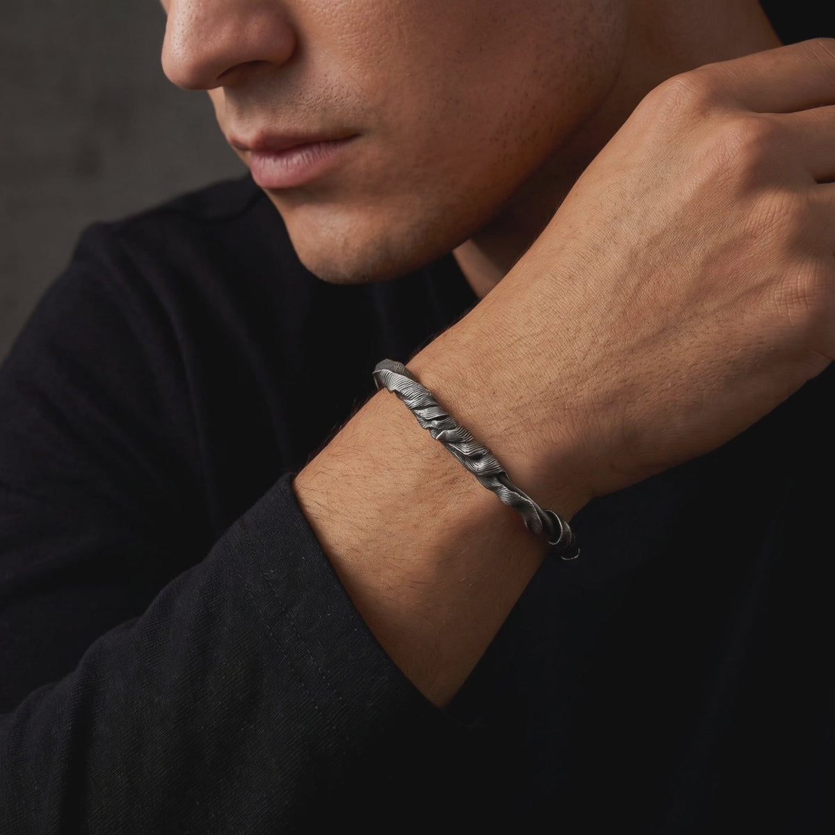 YLQ50082-bracelet lifestyle video