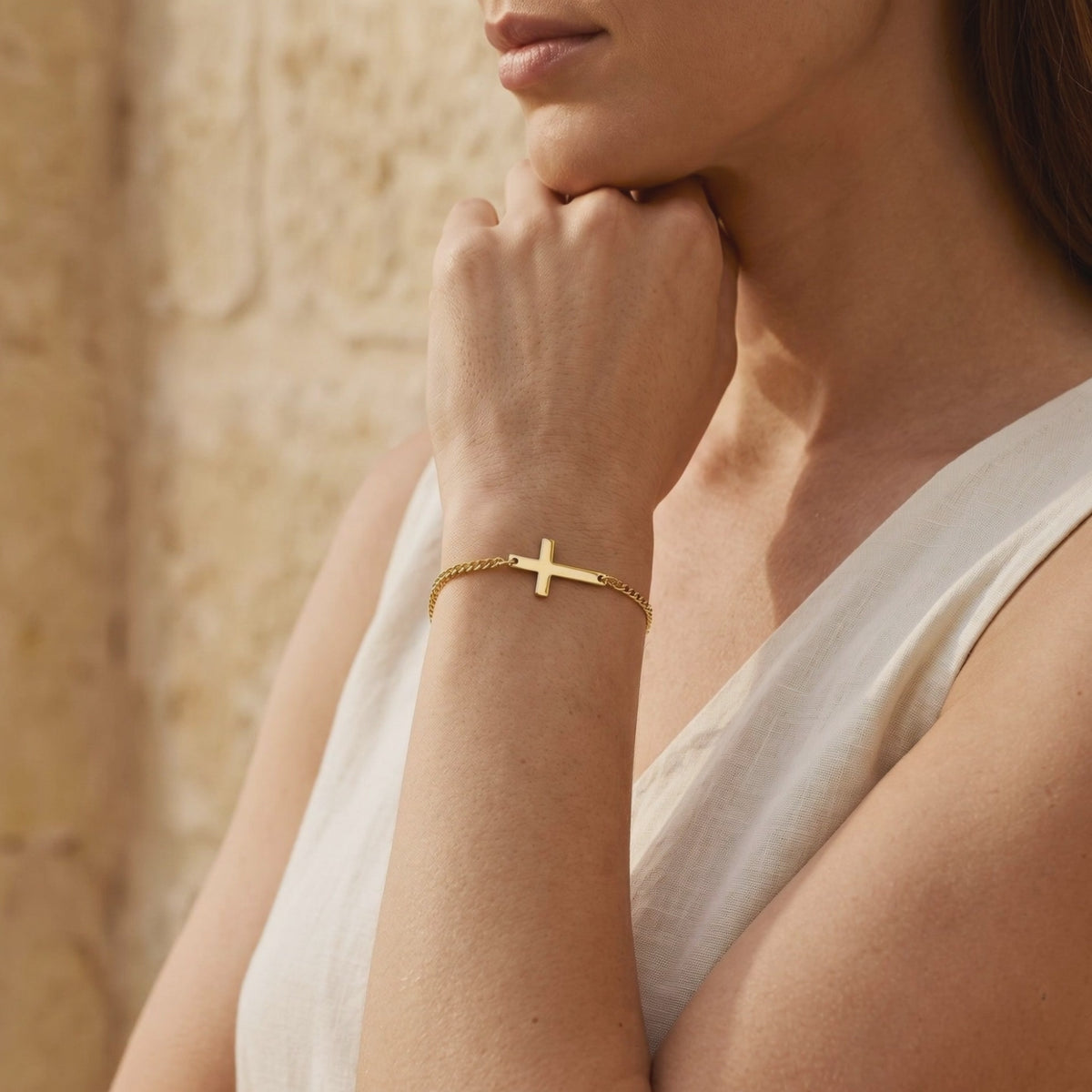 YLQ49786-bracelet lifestyle video