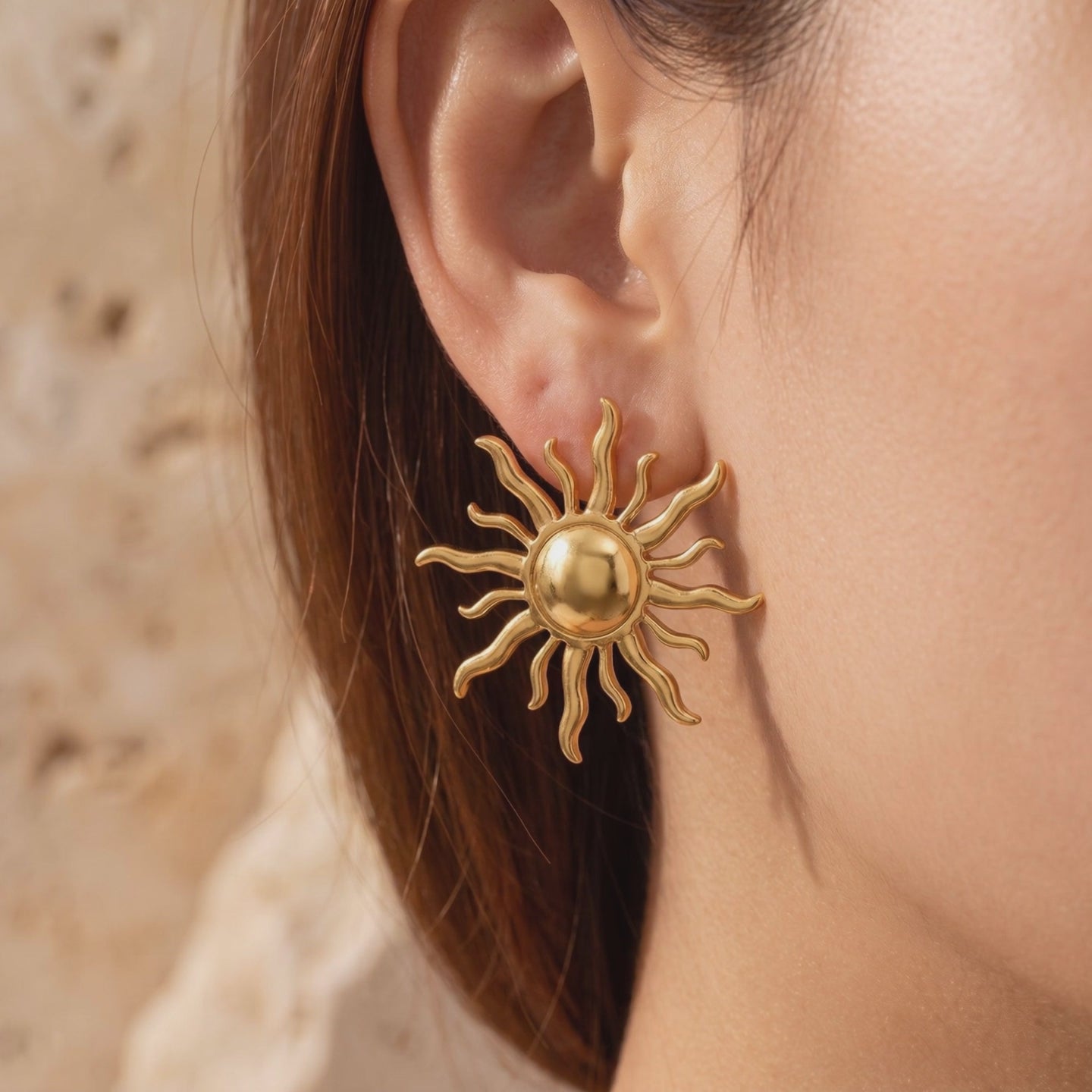 YLQ49227-earrings lifestyle video