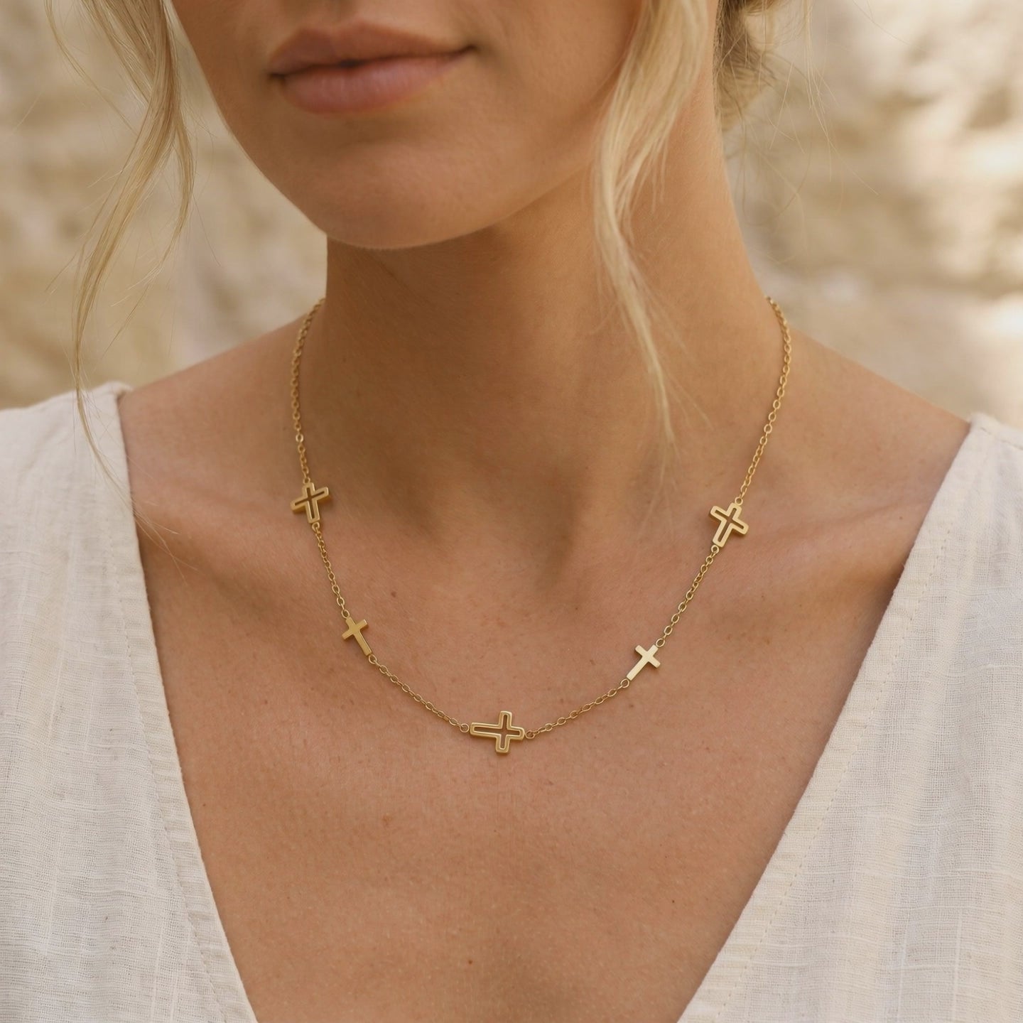 YLQ49576-cross necklace lifestyle video