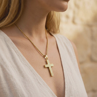 YLQ49671-cross necklace lifestyle video