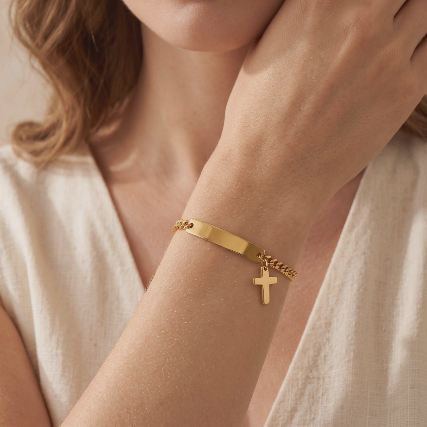 YLQ49809-bracelet lifestyle video