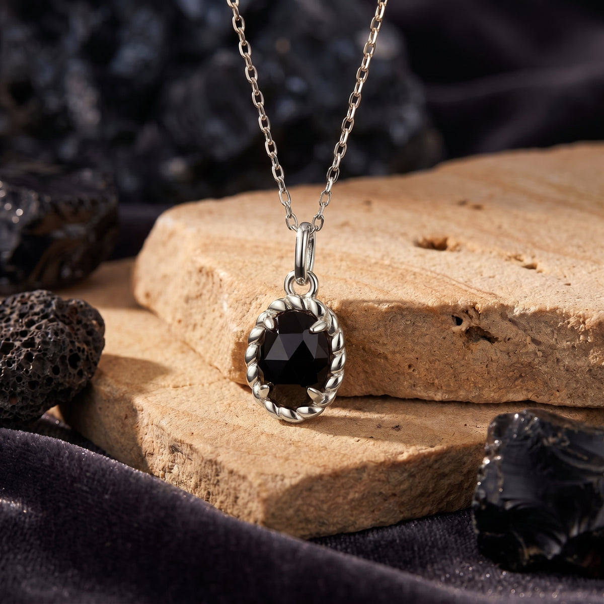 the-raven-onyx-necklace in silver finish