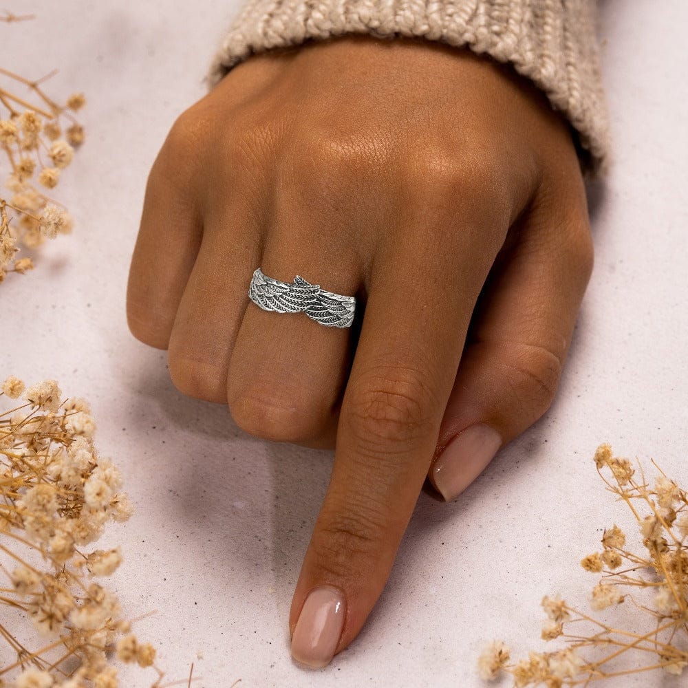 Un símbolo de amor y protección | Anillo con alas de ángel de la guarda
